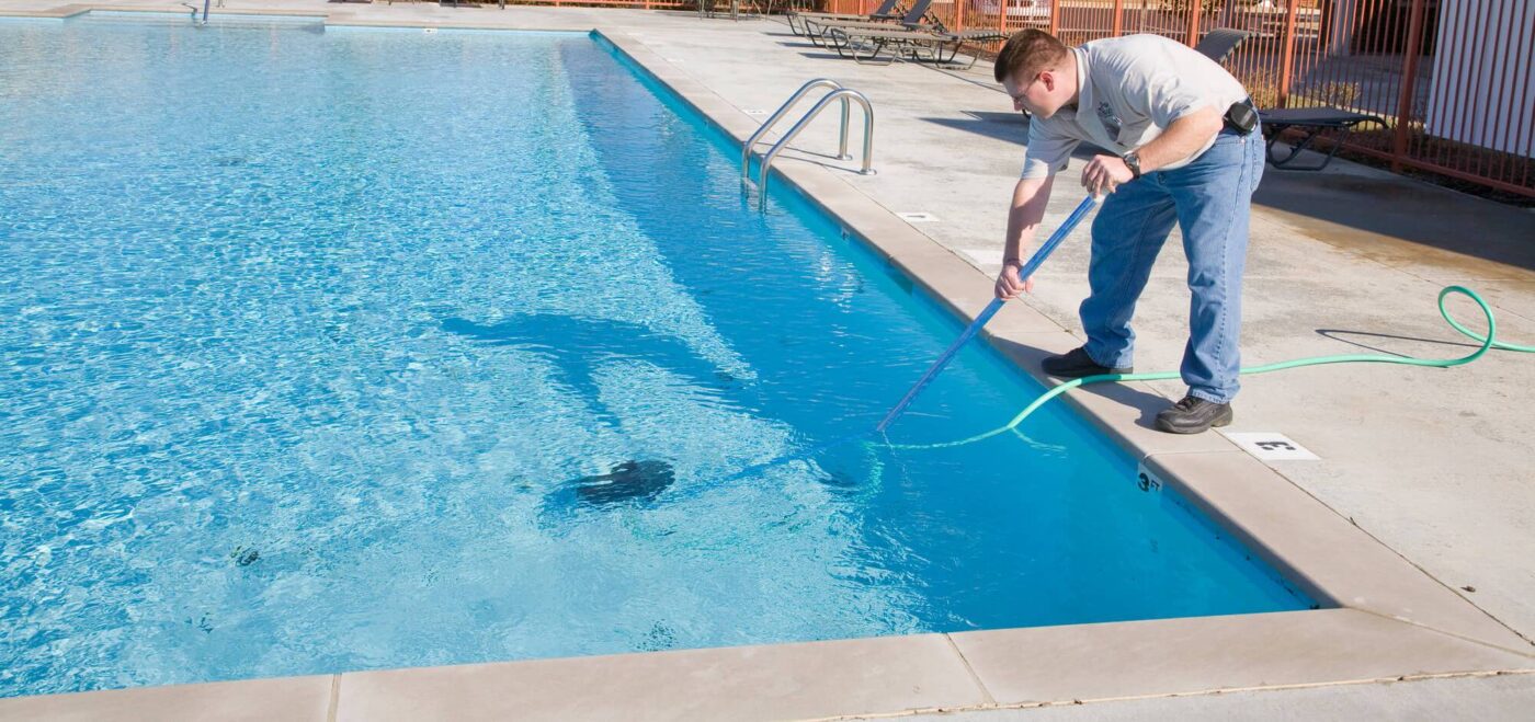 Swimming Pool Pros pool vacuuming and maintenance 1400x659