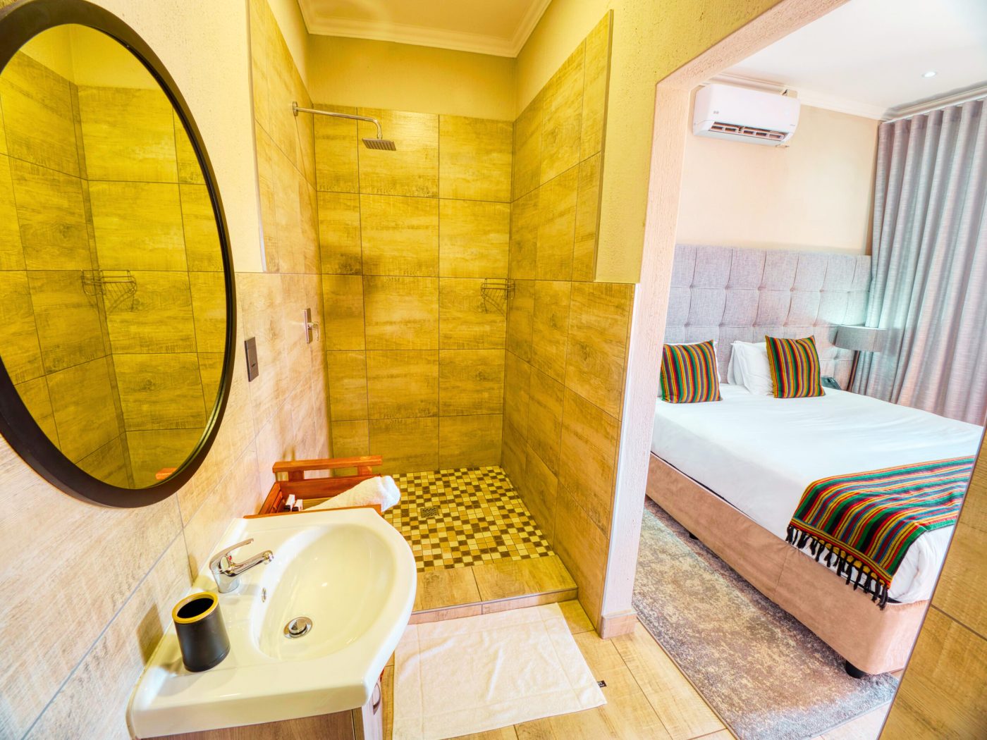 Standard Double Room scaled 1 1400x1050